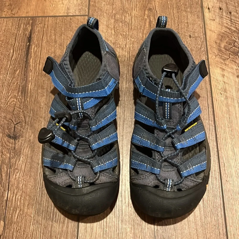 Keen closed toe