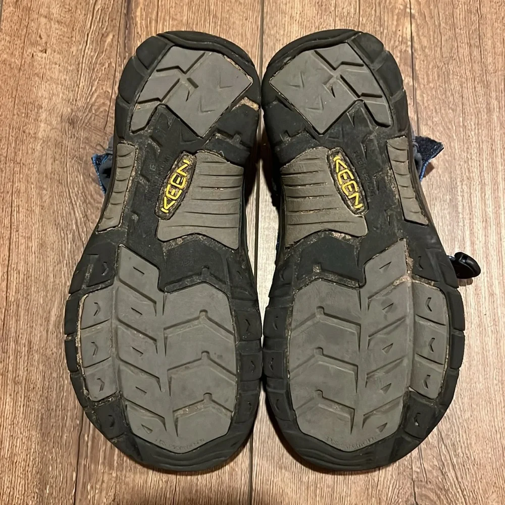 Keen closed toe