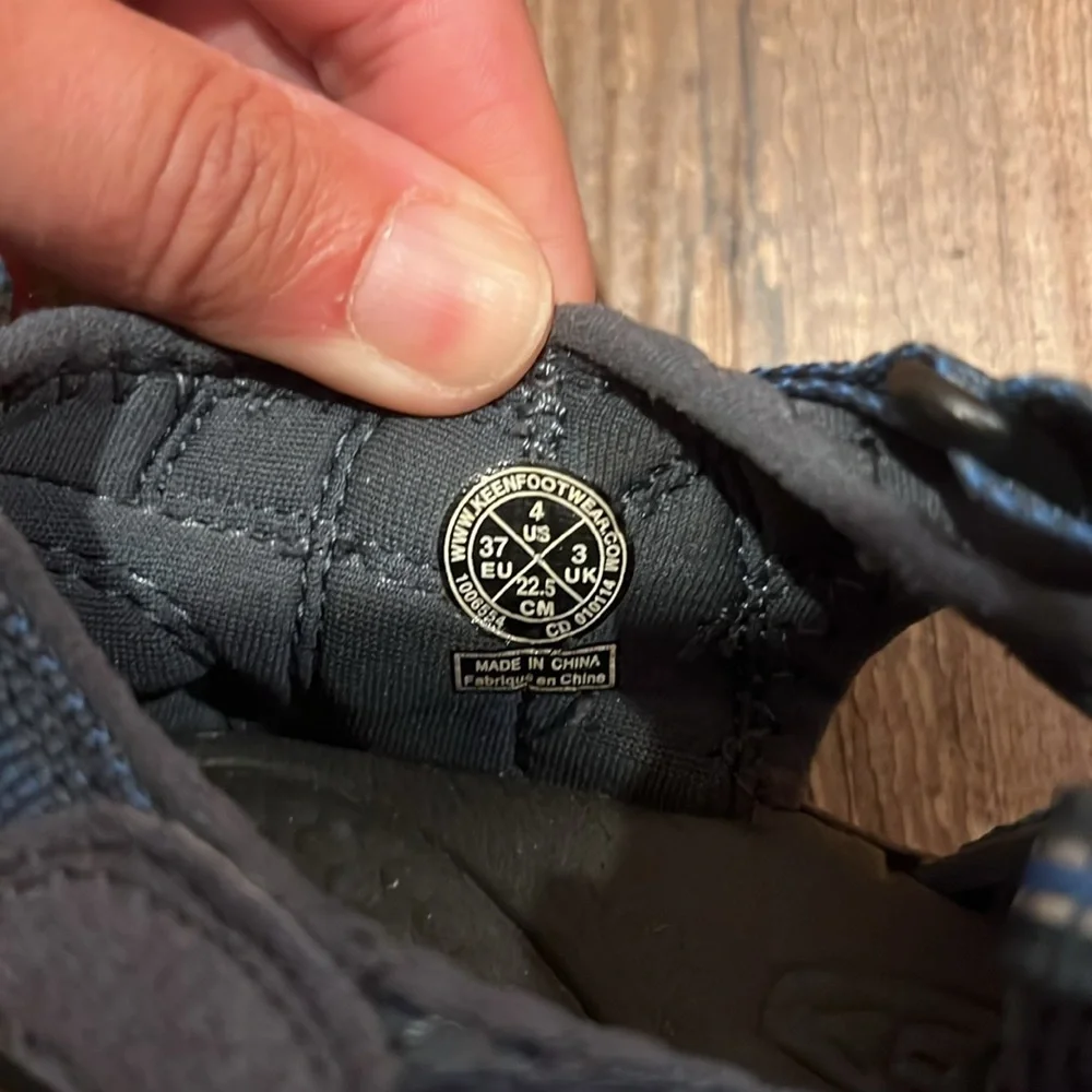 Keen closed toe