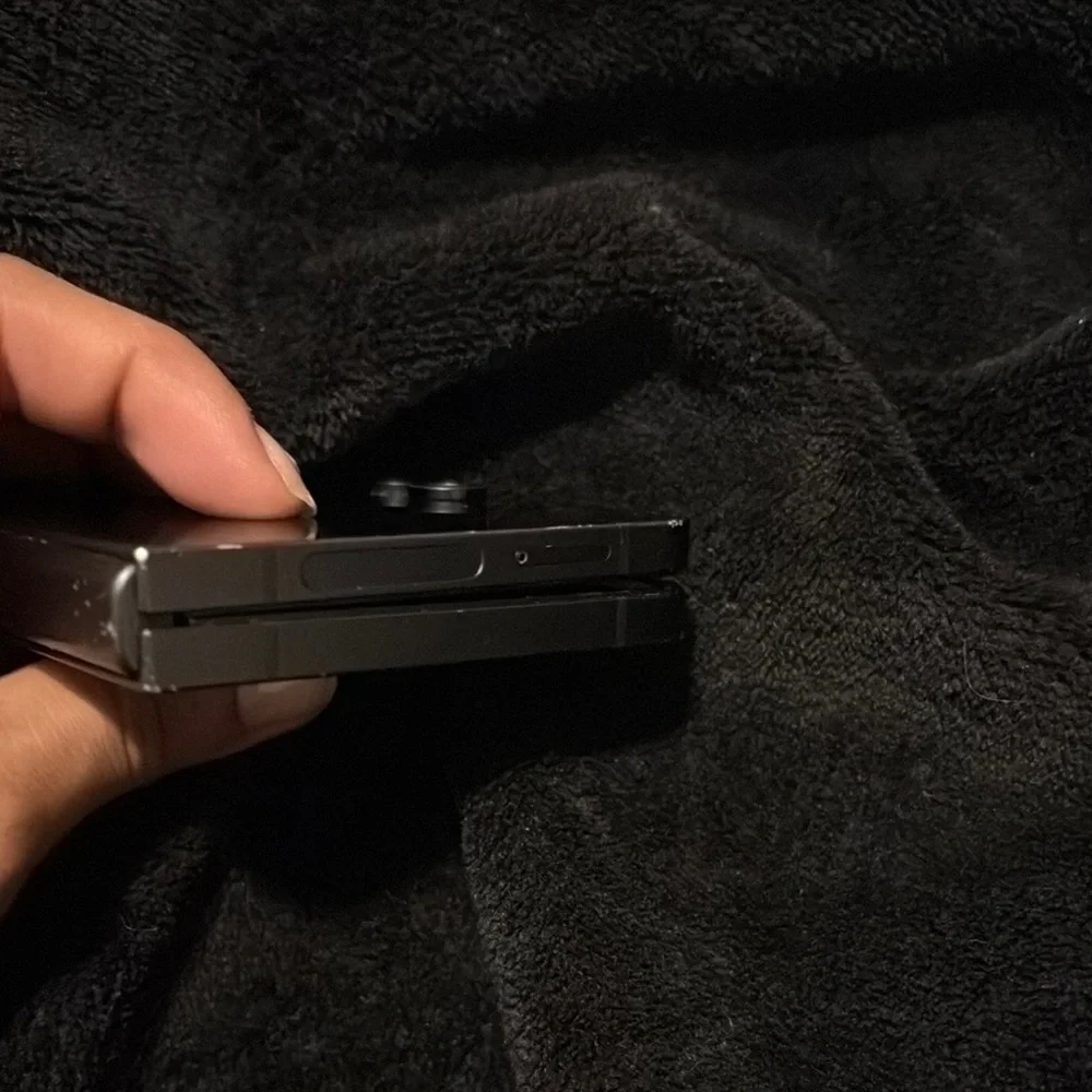 Samsung compact stylish