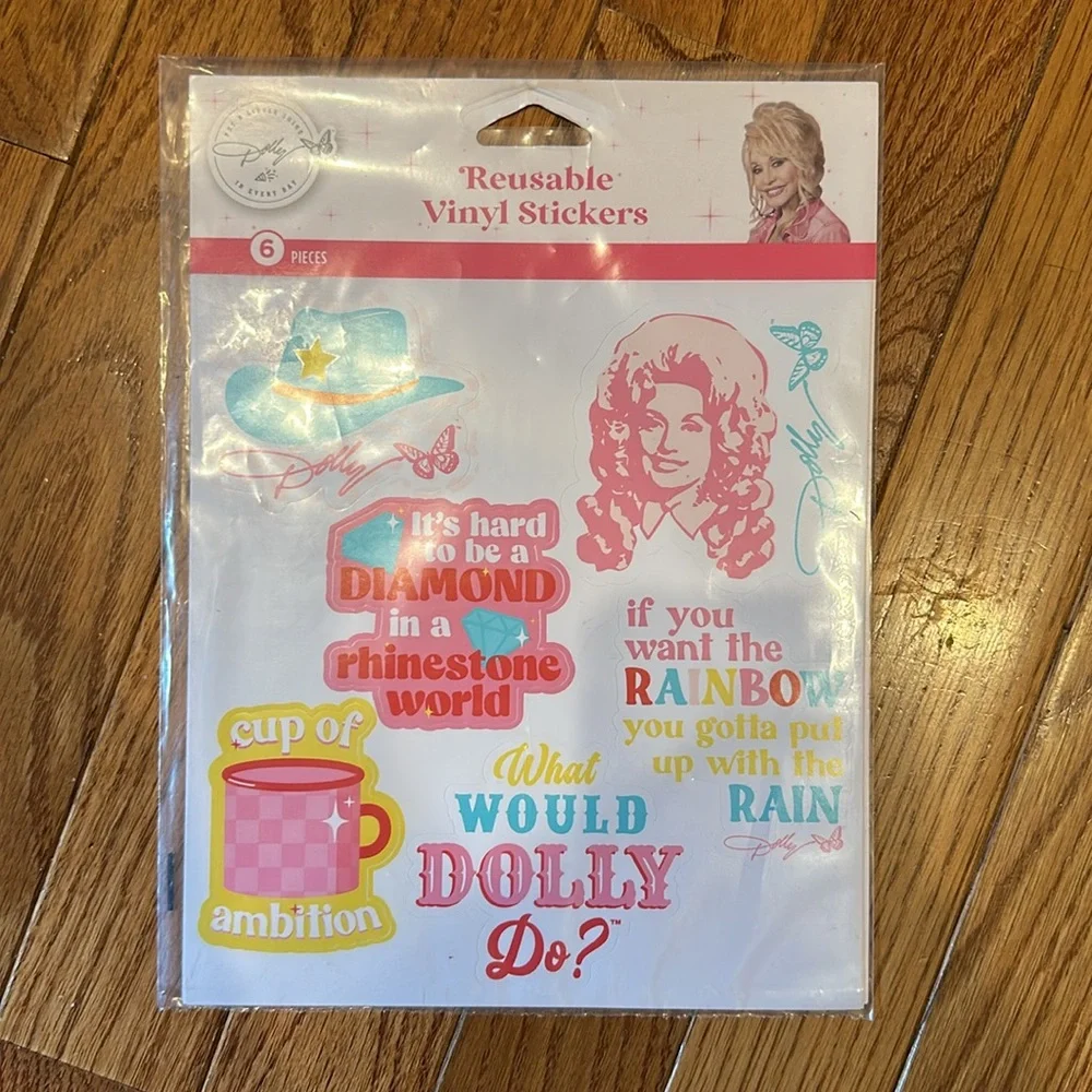 Dolly Parton celebrate style