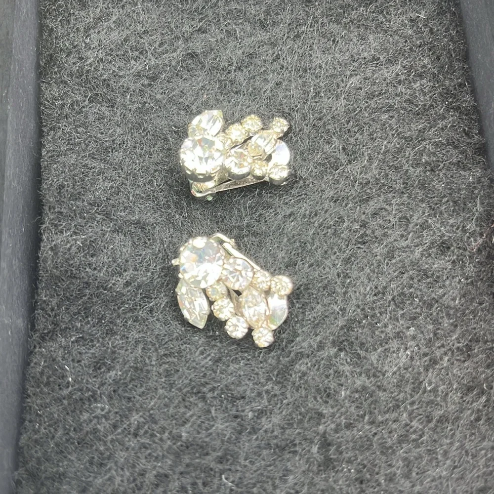 Vintage Austrian Marquise & Round Rhinestones in silver tone clip on earrings