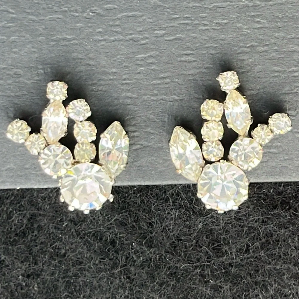 Vintage Austrian Marquise & Round Rhinestones in silver tone clip on earrings
