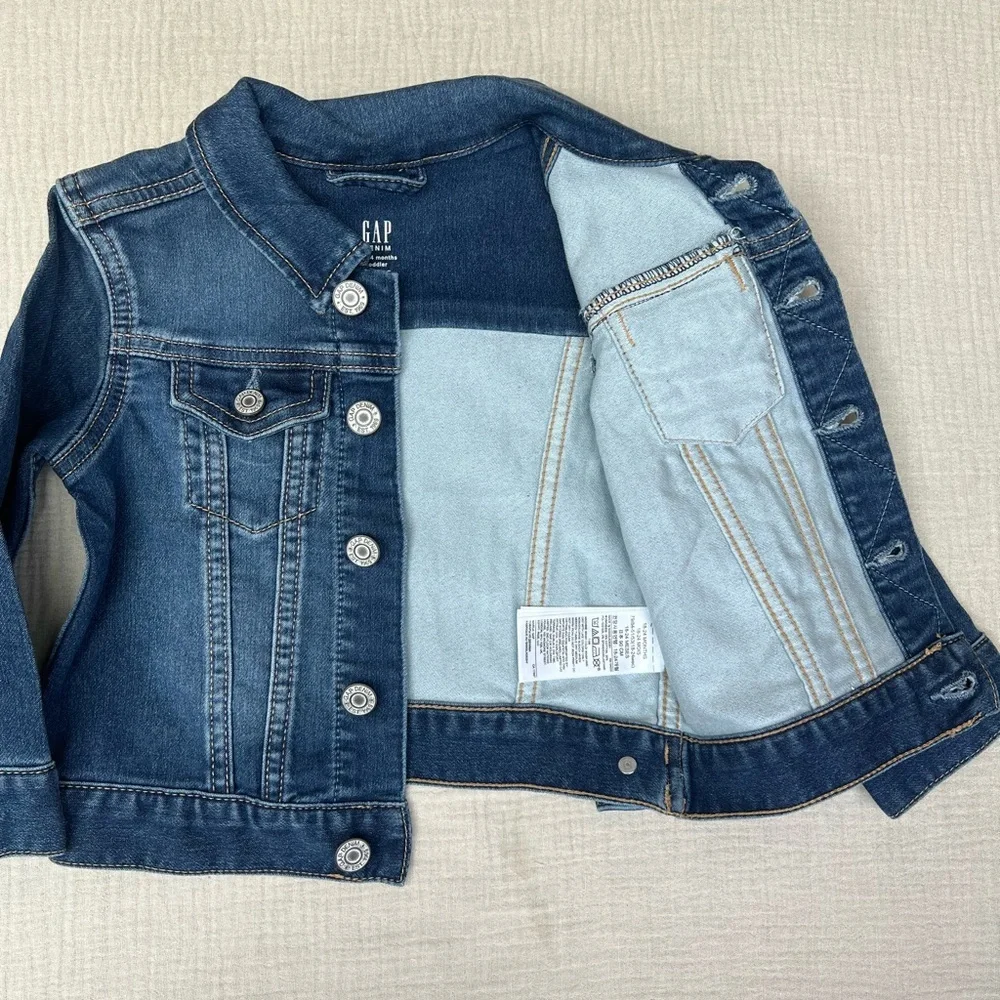 GAP cute dark