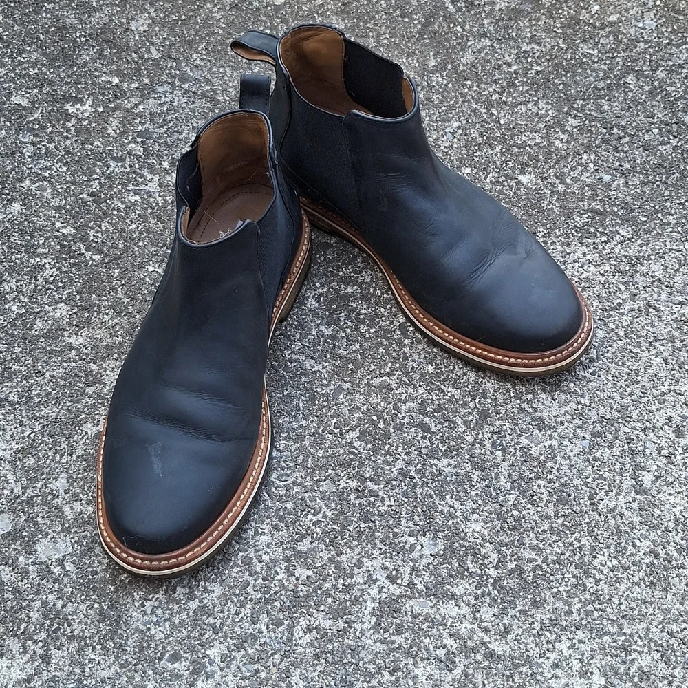Tommy Bahama Men's Size 7D Black Leather Chelsea Boots