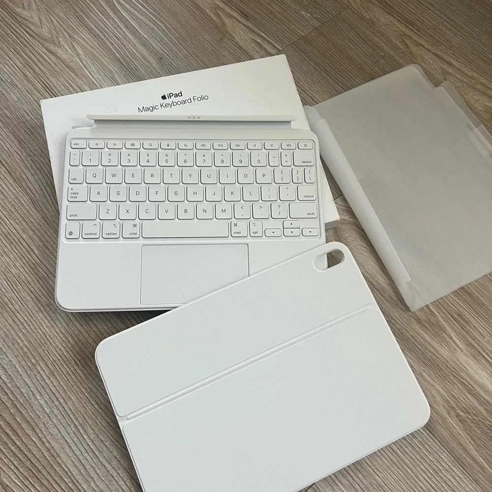Apple White Tablet Keyboard with Numeric Keypad