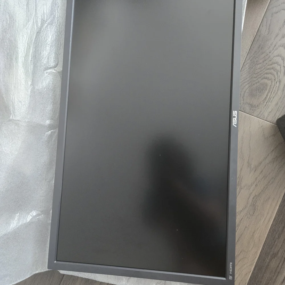 ASUS Sleek Black Display