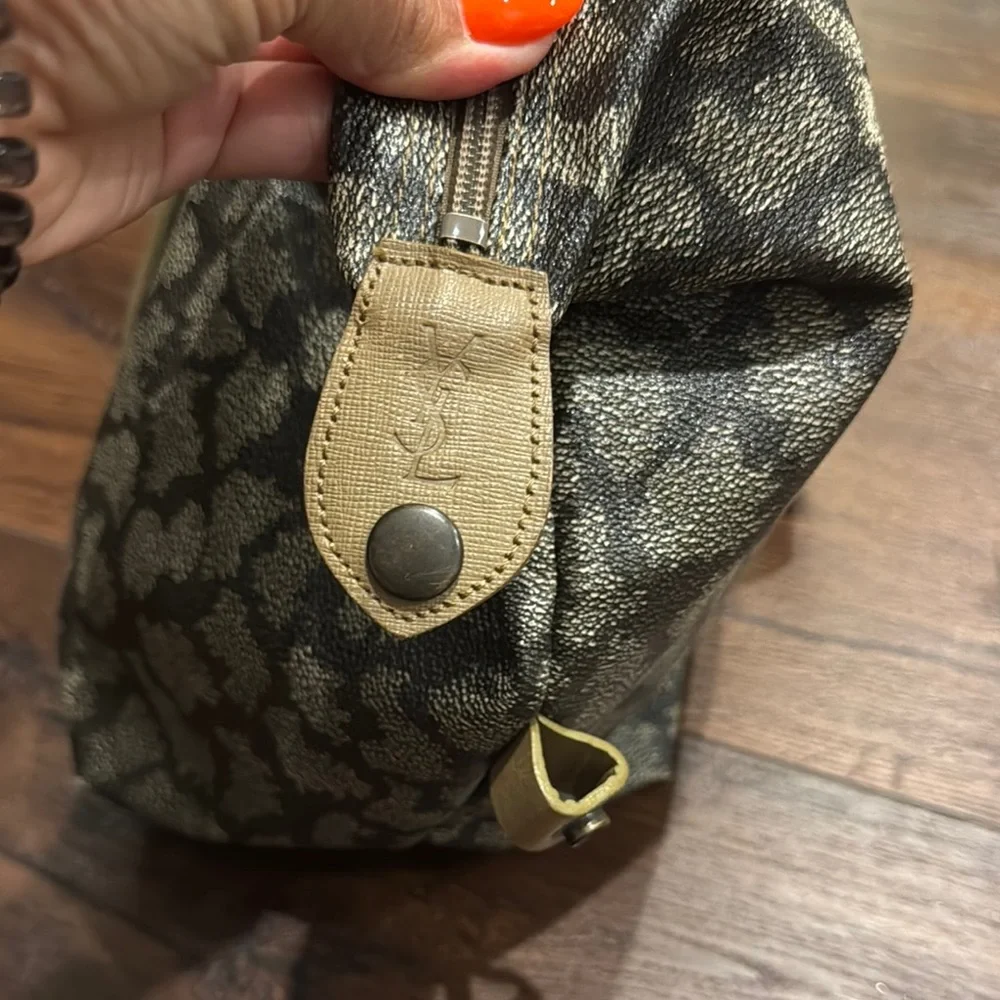 Yves Saint Laurent Pre Owned printed Signature Weekend Duffel Bag.