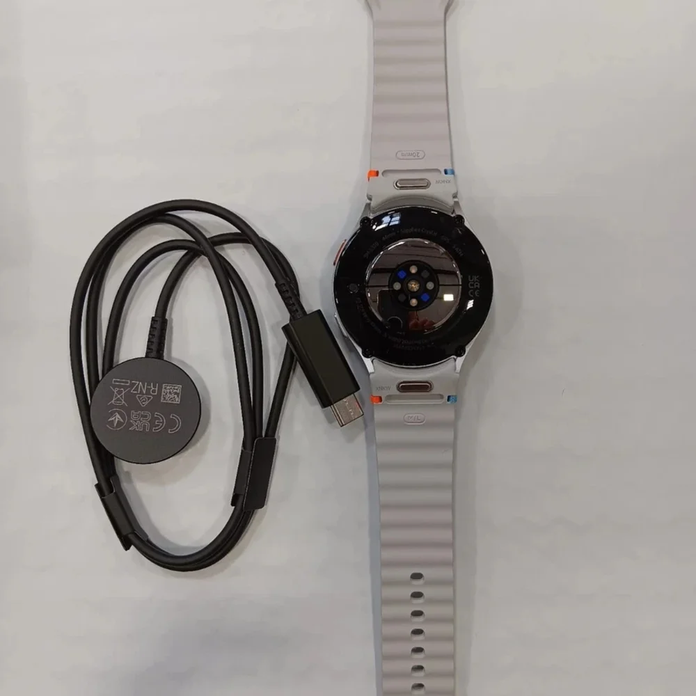 Samsung Galaxy Watch7 with Sleek Gray Band