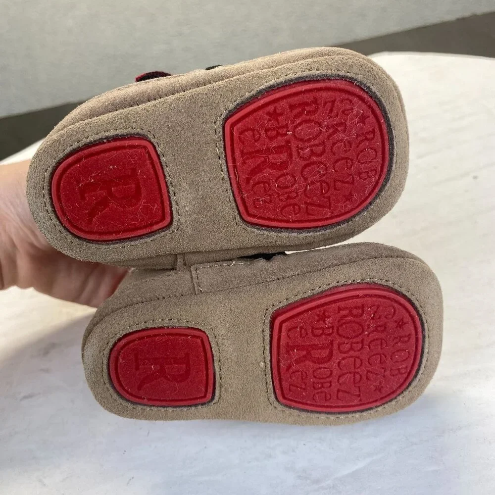 Robeez first kicks