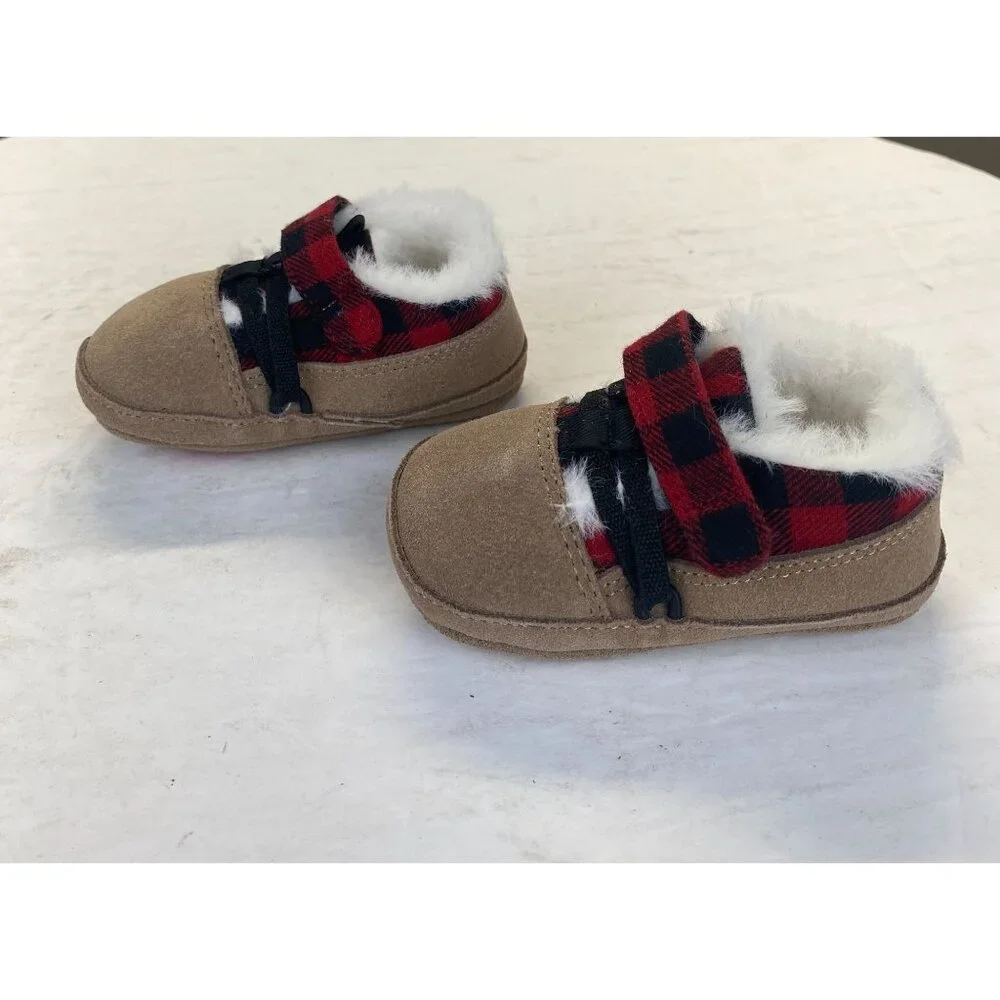 Robeez first kicks