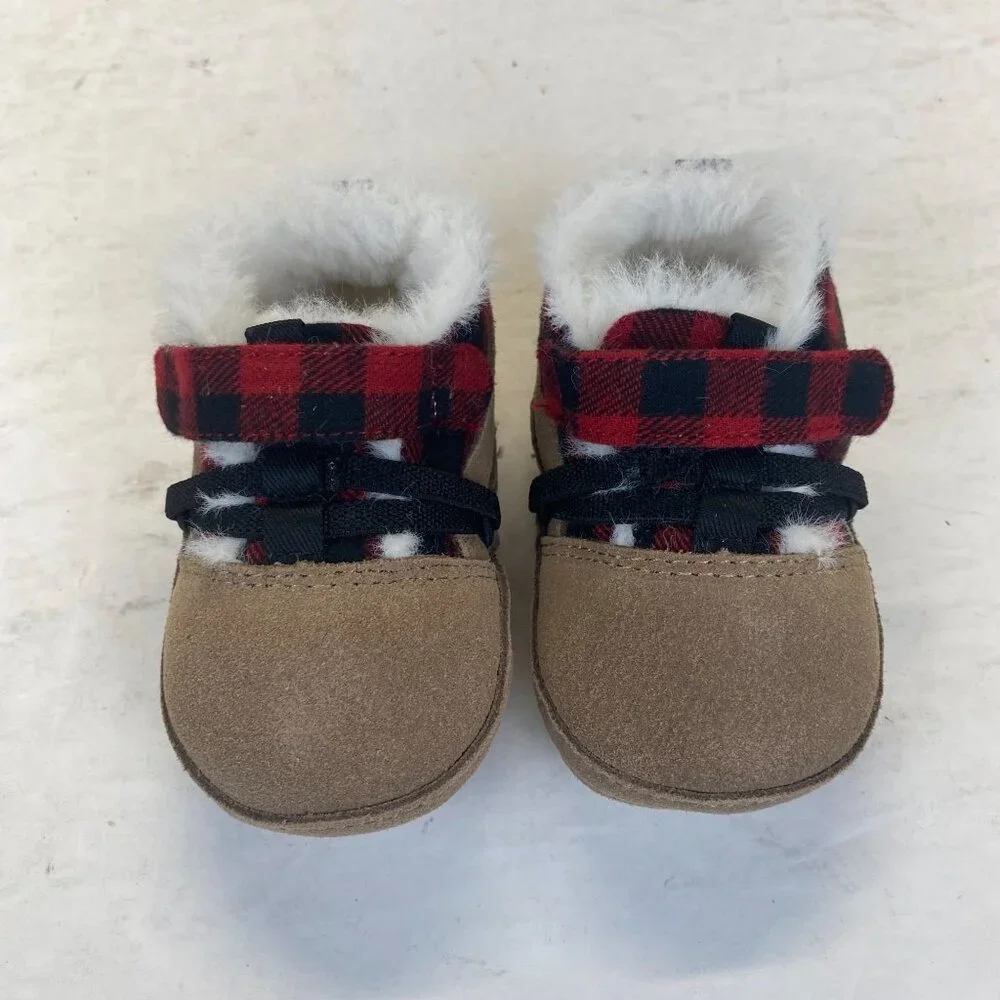 Robeez first kicks