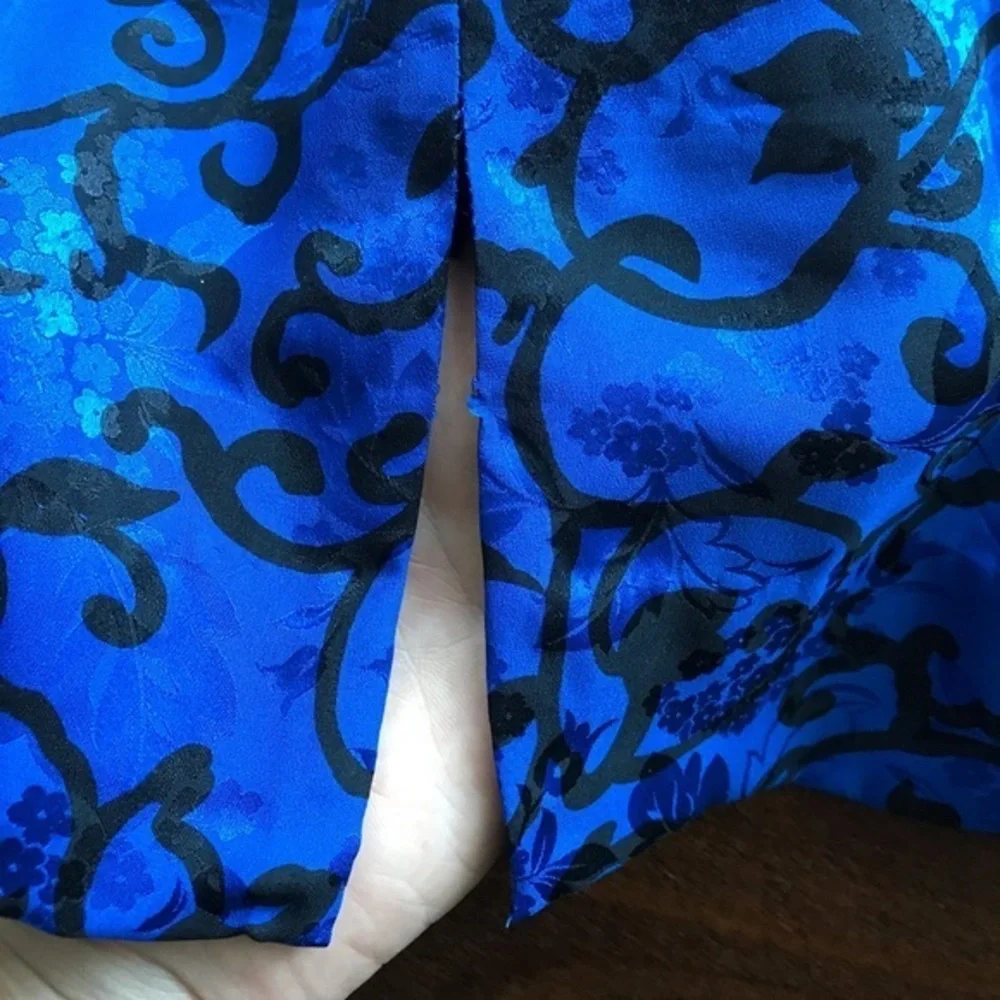 Silk Vintage Skirt Blue Black Embossed fabric Size 4