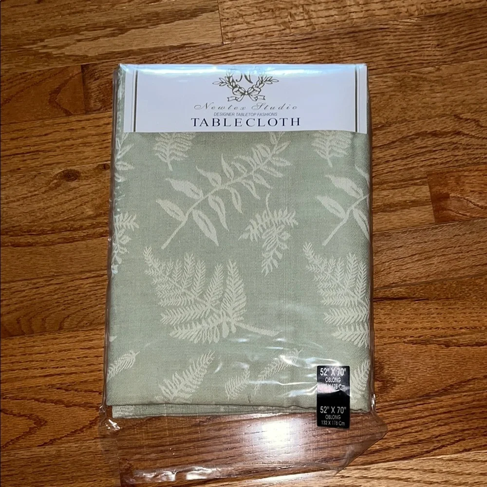 Green Botanical Table Linen for Dining