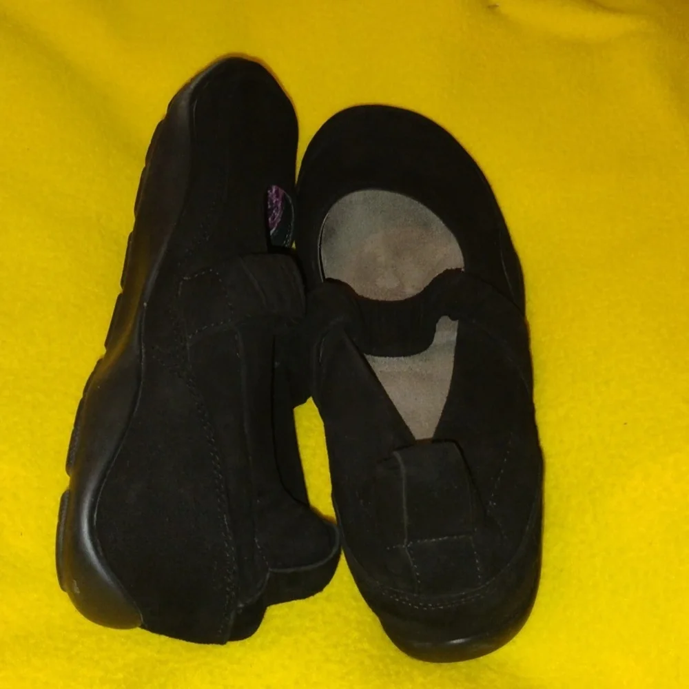 Dansko Black Slippers Minimalist Comfort