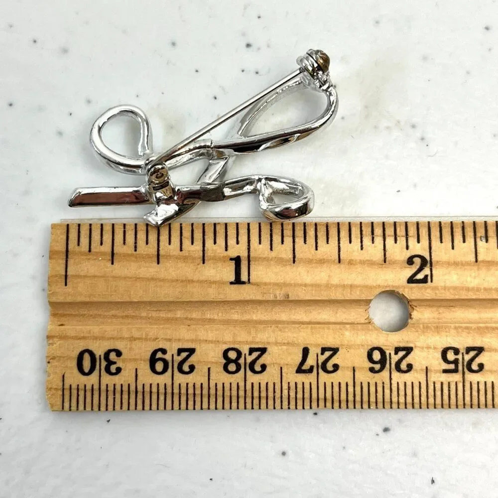brooch good