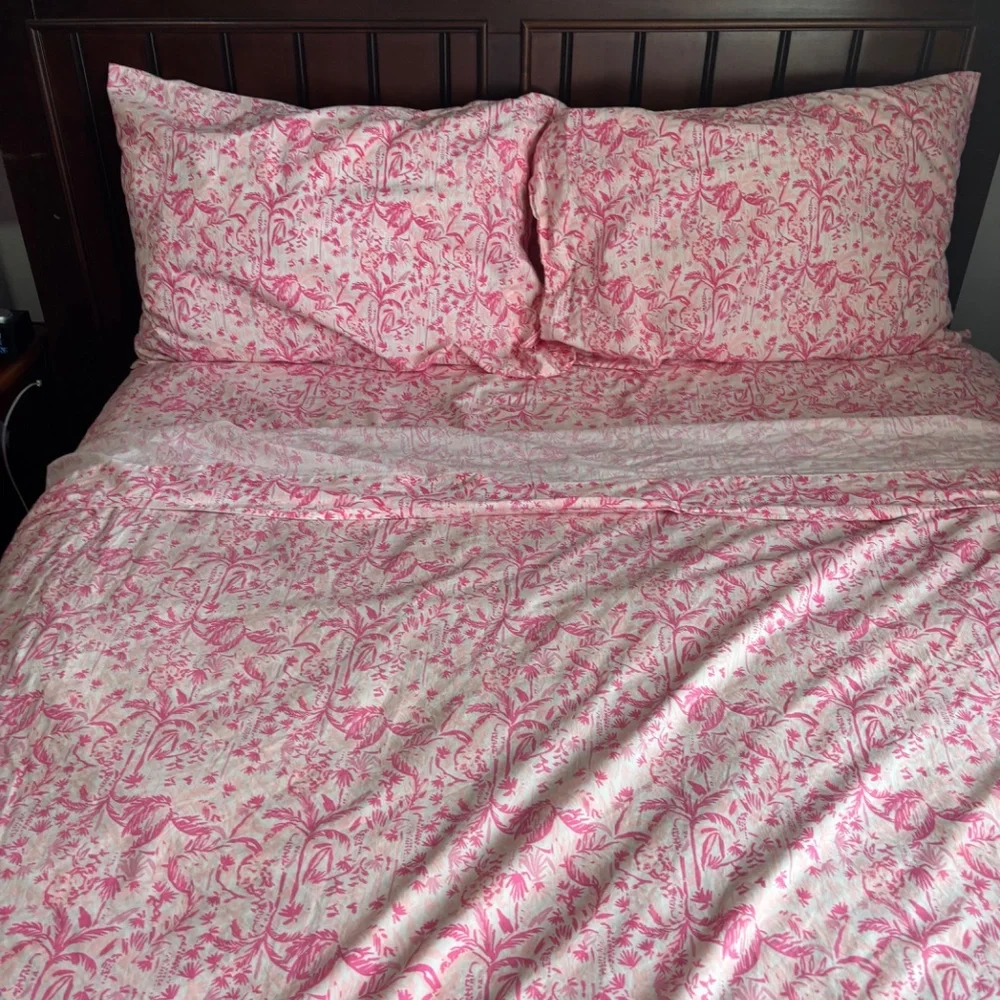 Lilly Pulitzer comforter and sheet set