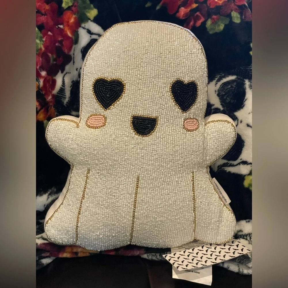 CUPCAKES AND CASHMERE at home NWT Adorable Beaded Ghost Pillow with Heart Eyes