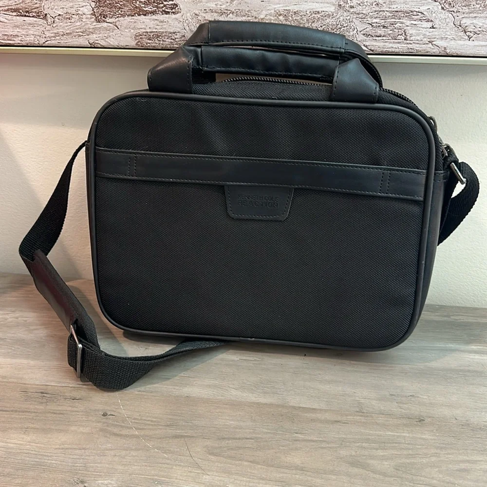 Kenneth Cole Tablet/Laptop Travel Bag