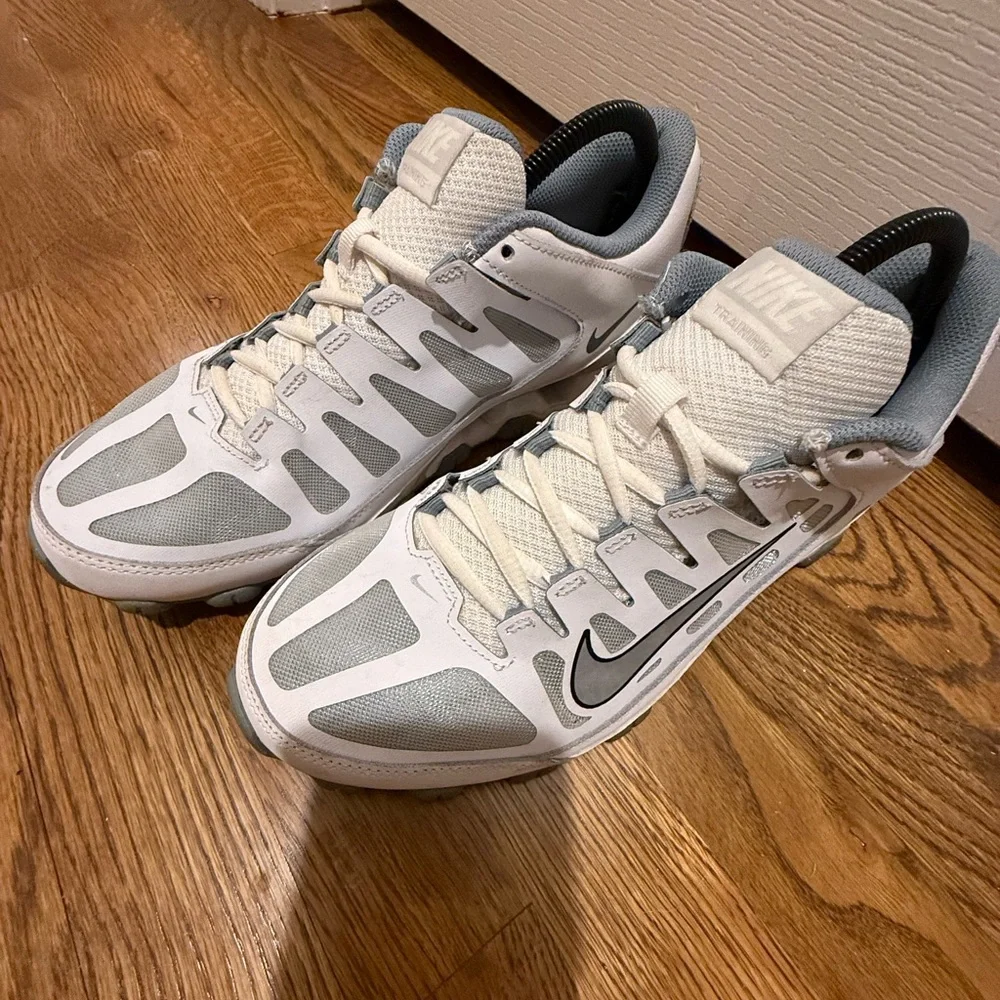 Nike Reax women’s size 8