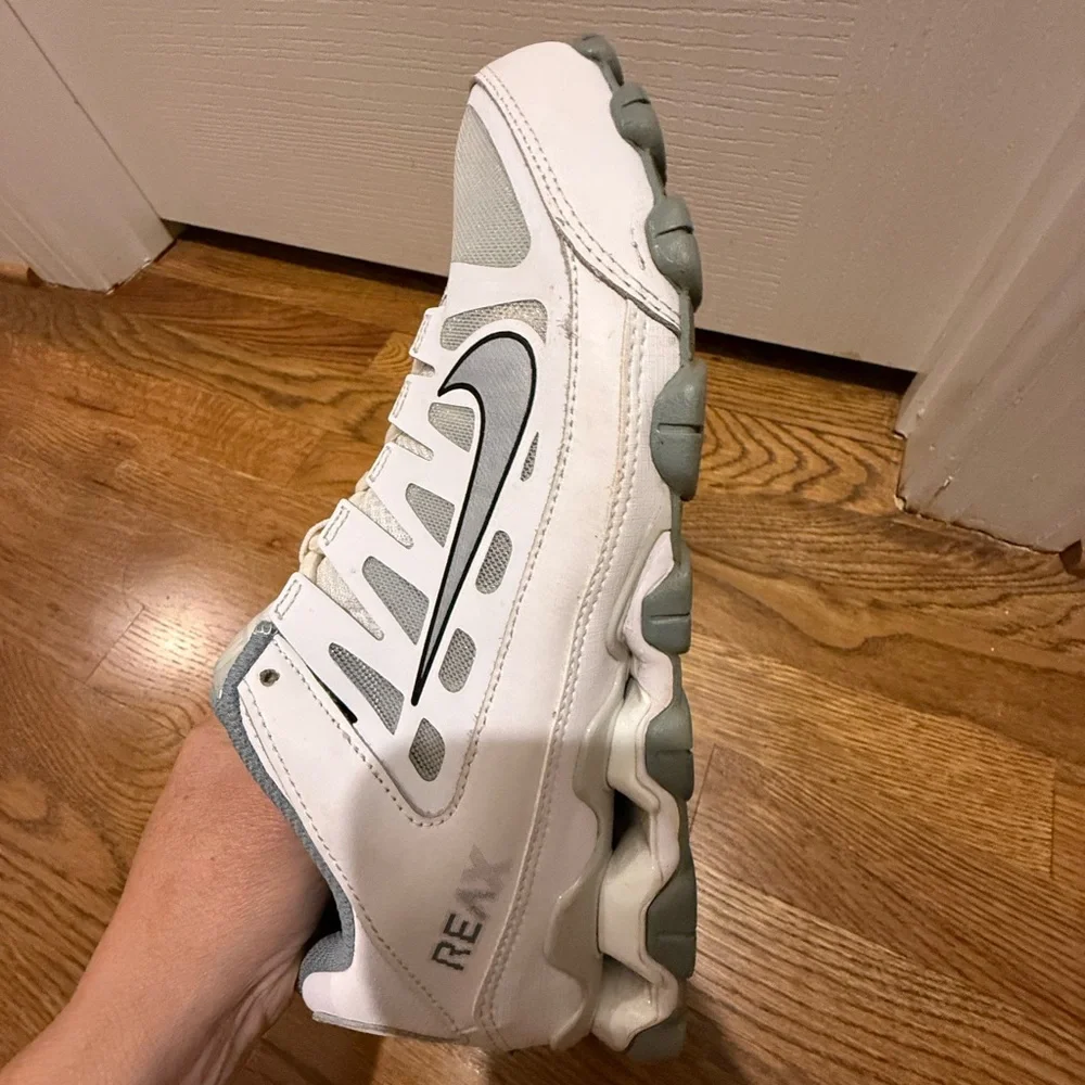 Nike Reax women’s size 8