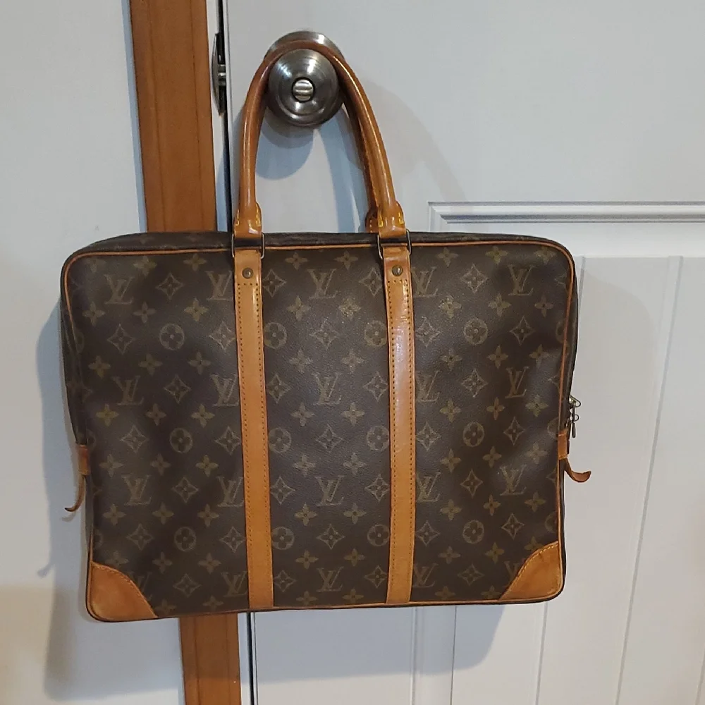 AUTHENTIC LV Monogram Bag FREE SHIPPING Unisex