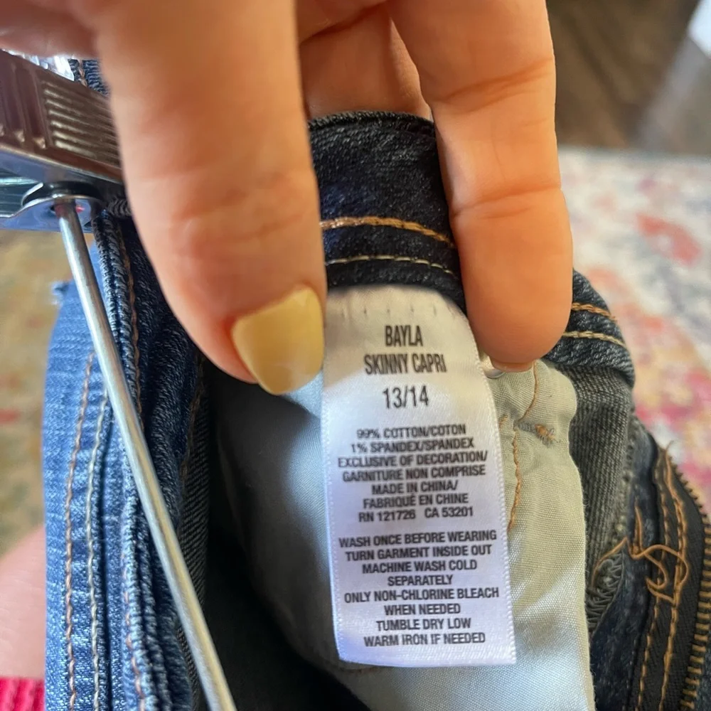 Aeropostale Bayla Distressed Cropped Jeans