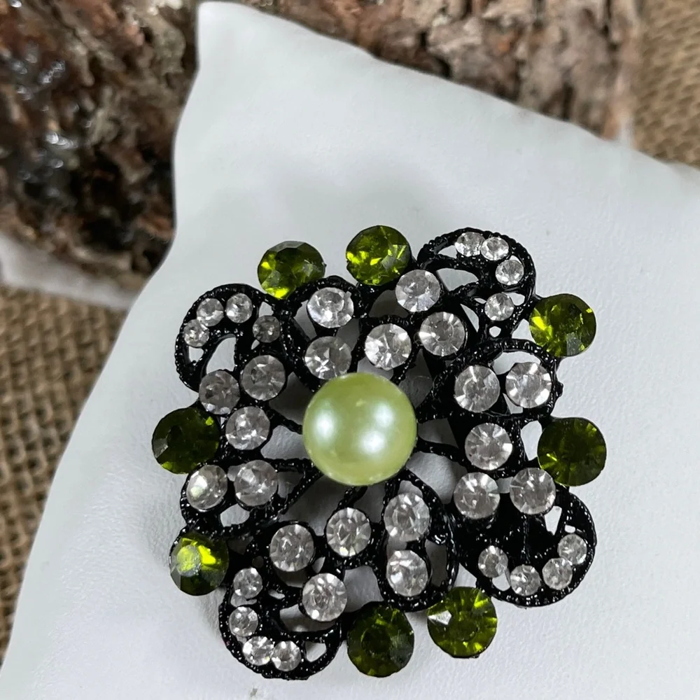 **NWOT Vintage Lime Green Rhinestone Square Pin Brooch