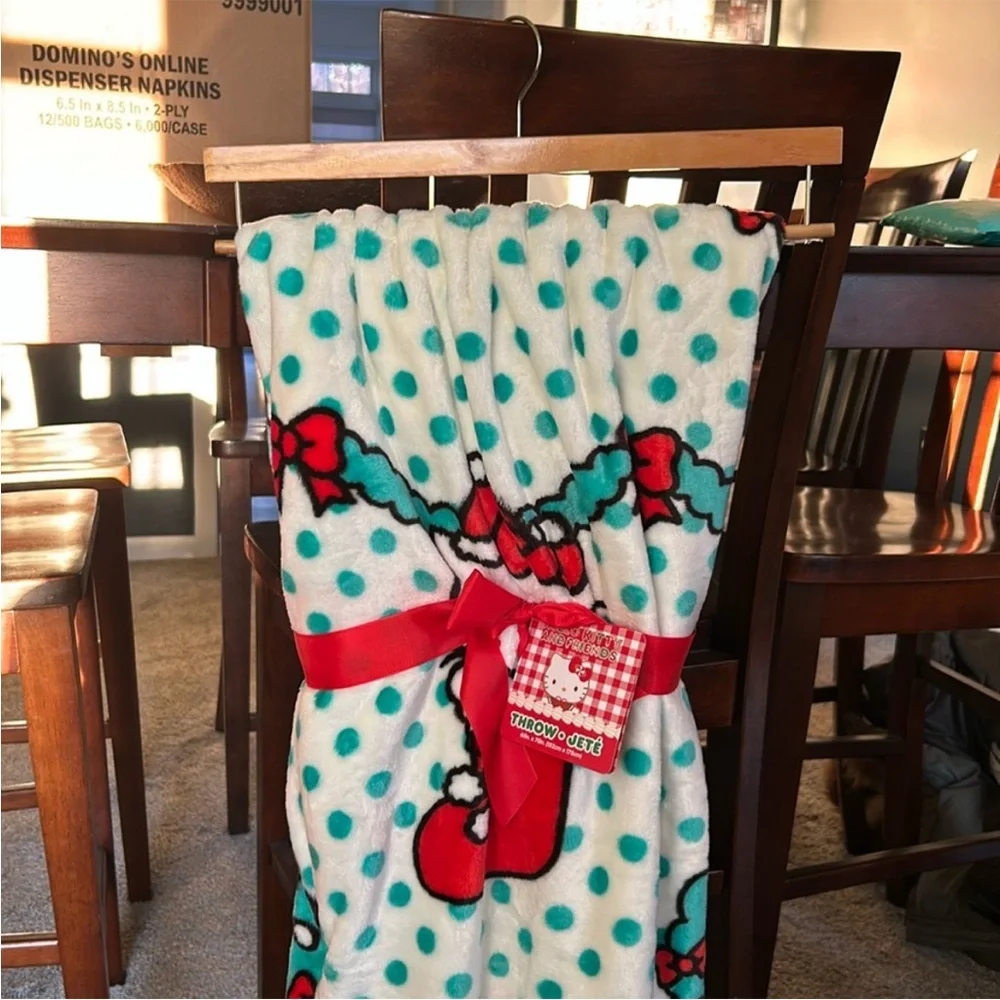 Hello Kitty cozy blanket