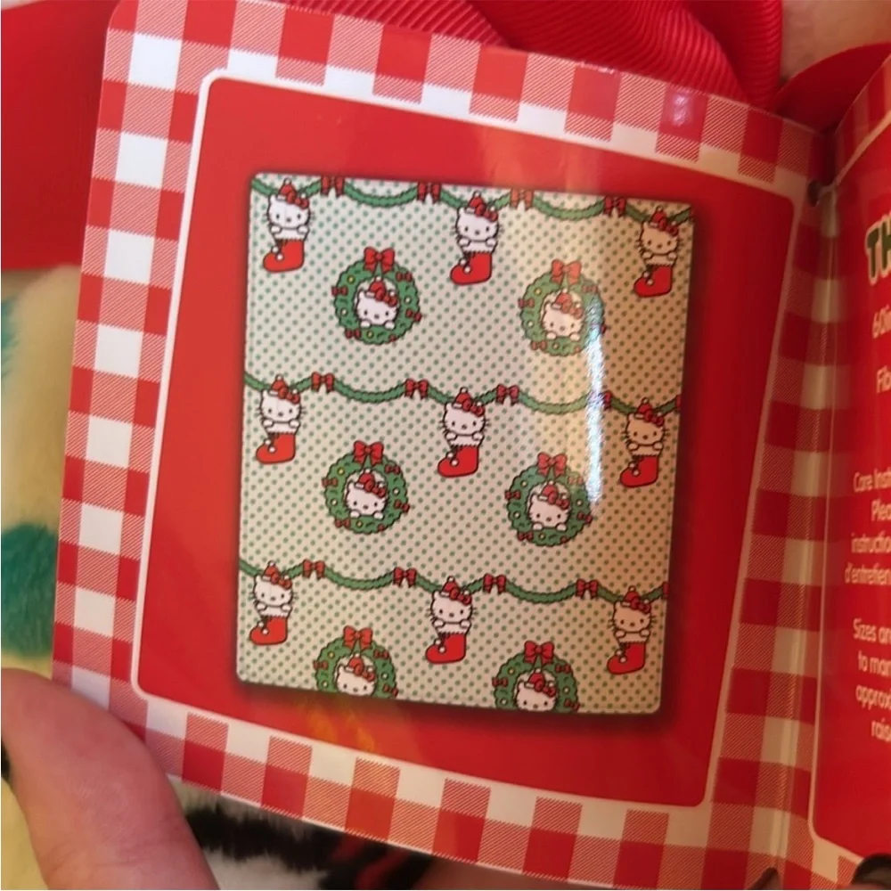 Hello Kitty cozy blanket