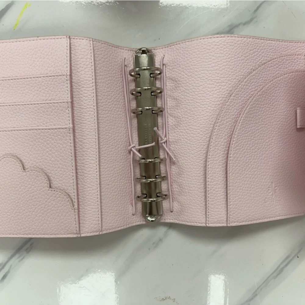 Aura Estelle heart detail