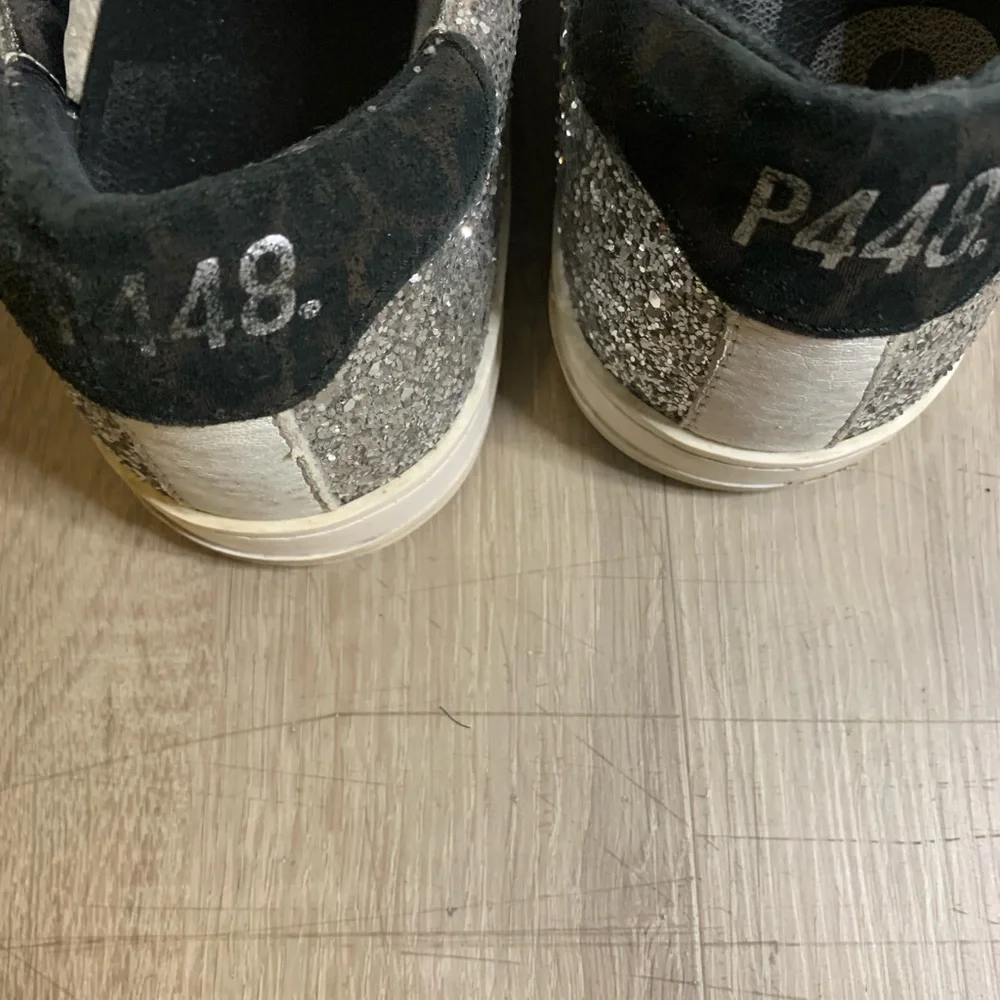 P448 silver woman’s