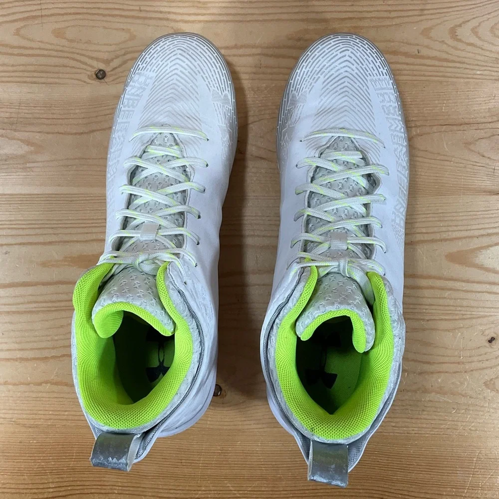 Under Armour Men's White and Silver Athletic Shoes