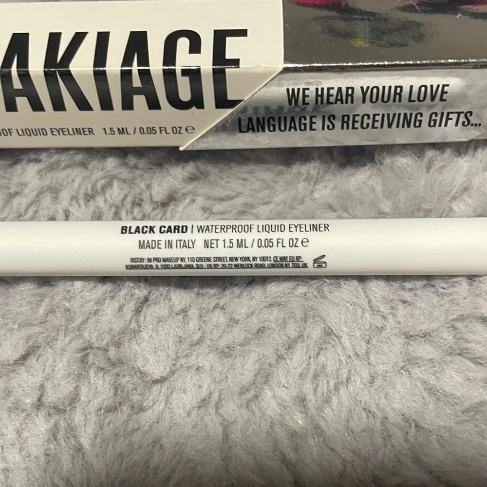 IL MAKIAGE liquid eyeliner