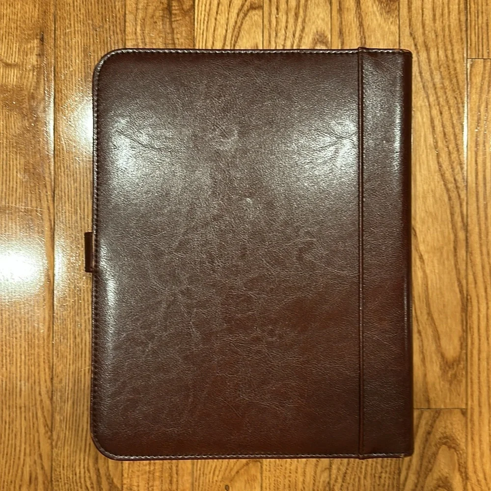 Enzo Baglioni Brown portfolio