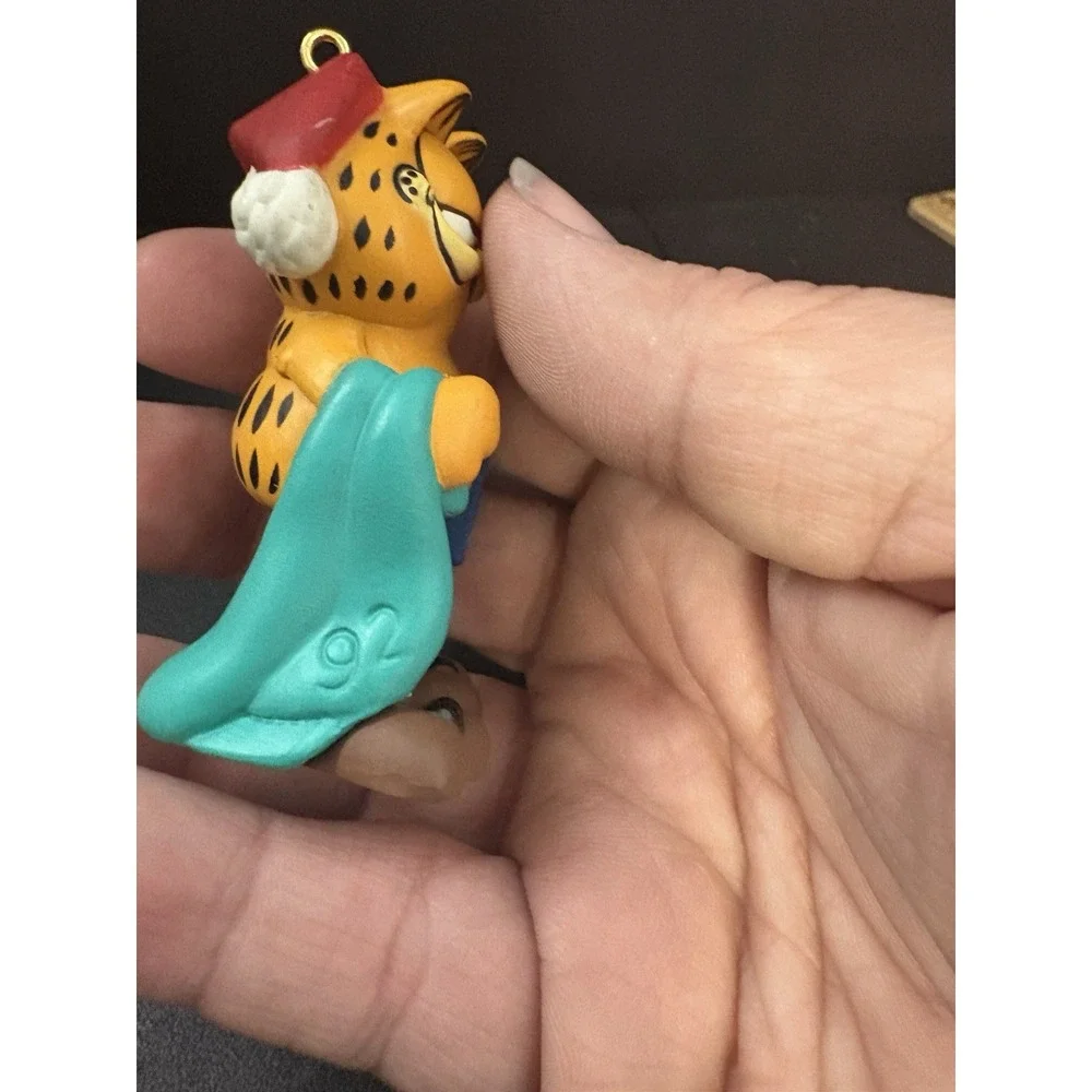 Garfield Hallmark Ornament 1992 Bedtime Stories Blanket Dog Slippers Santa Hat