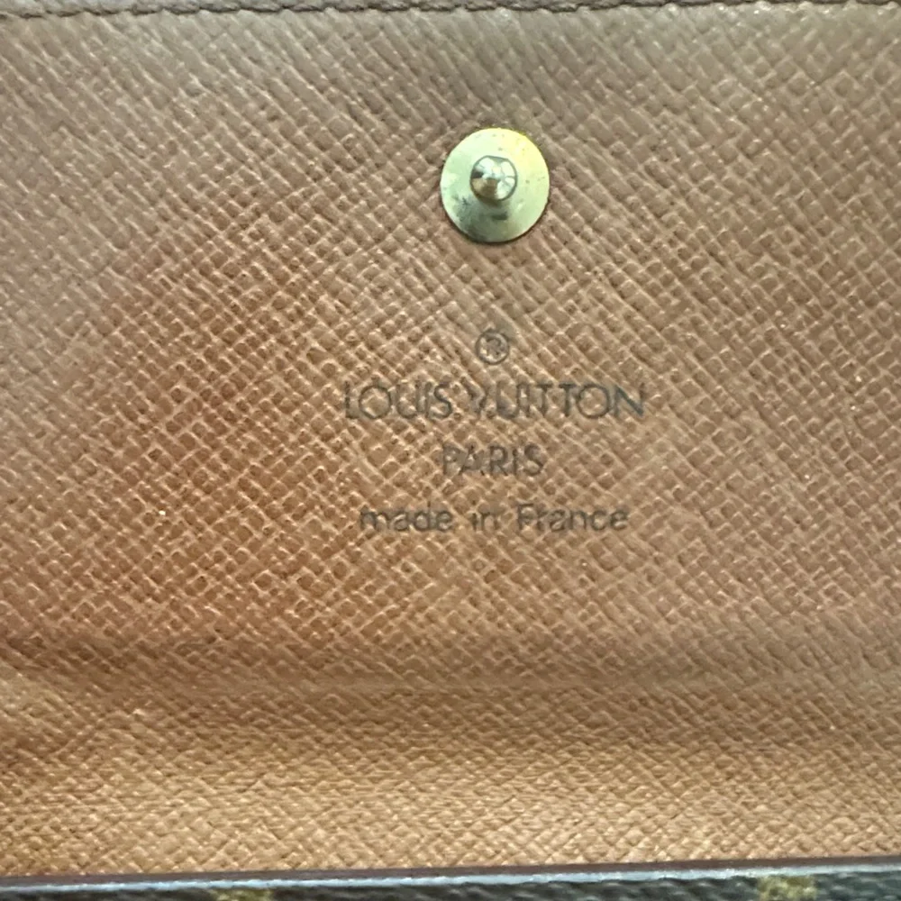 Louis Vuitton chic wallet