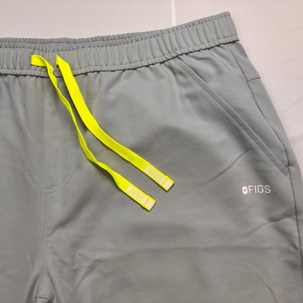 Figs light gray