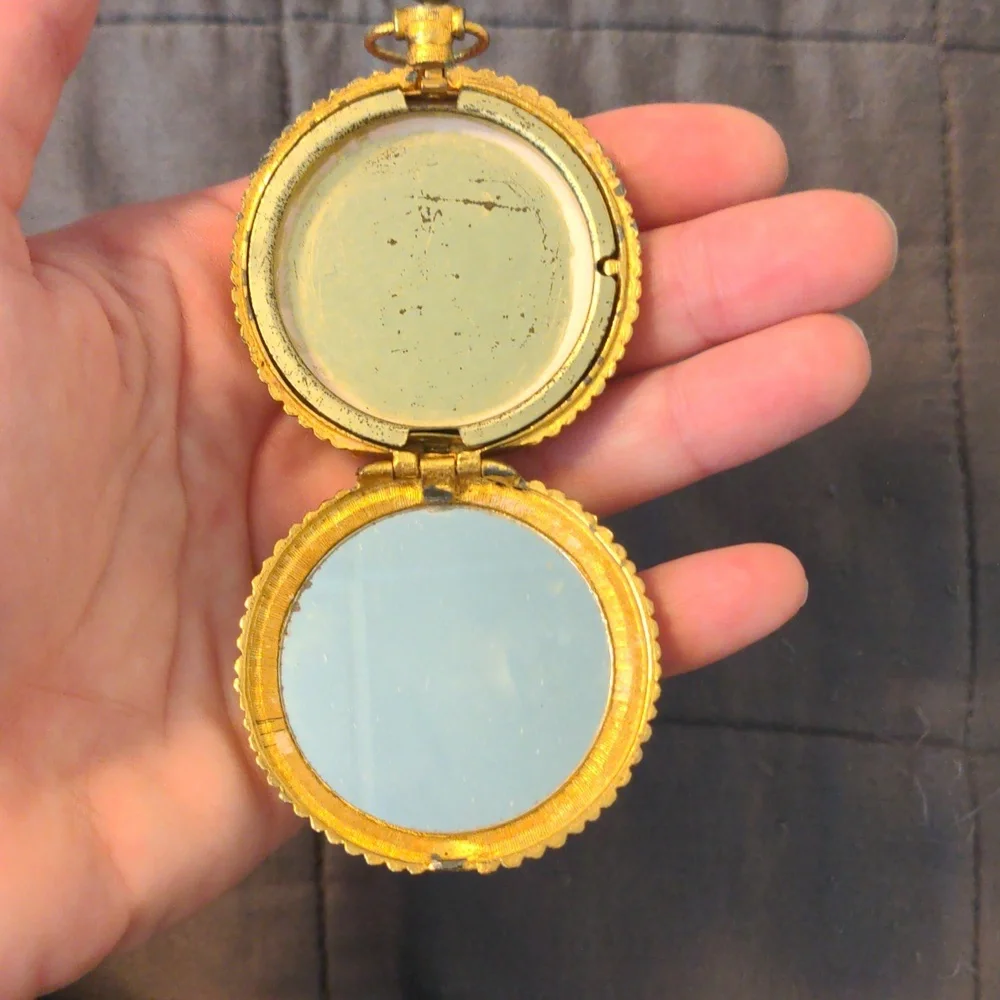Vintage Max factor Cameo Watch Stlye Powder Compact