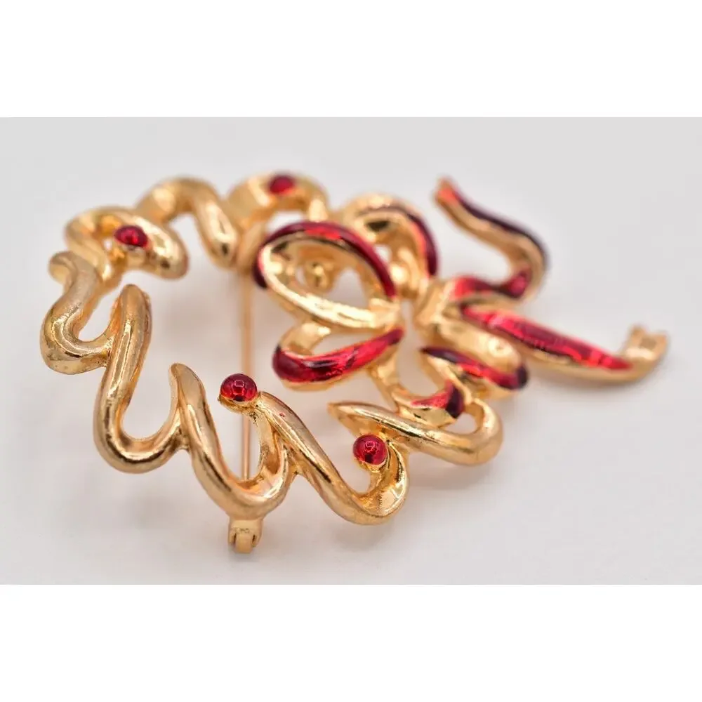 Vintage Christmas Wreath Pin Brooch Red Enamel Gold Tone Heavy Chunky 1980s 9B