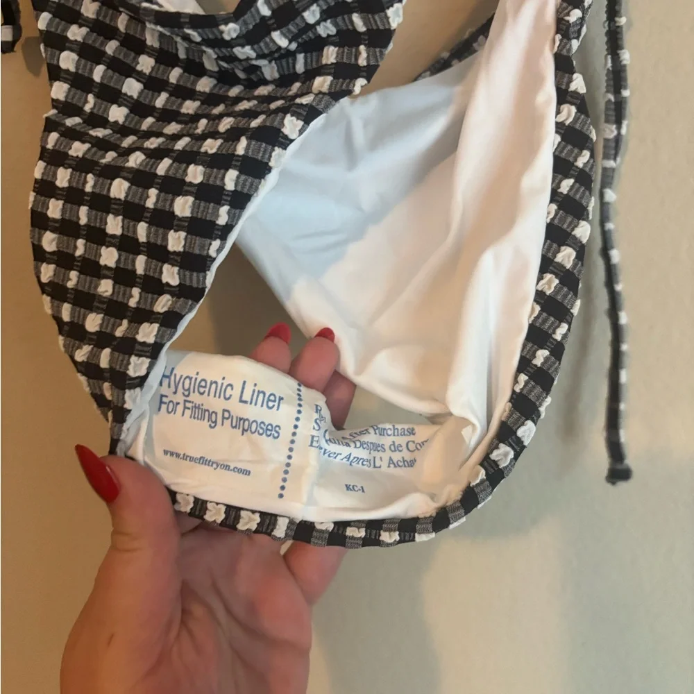 Nessy Swimwear sold out