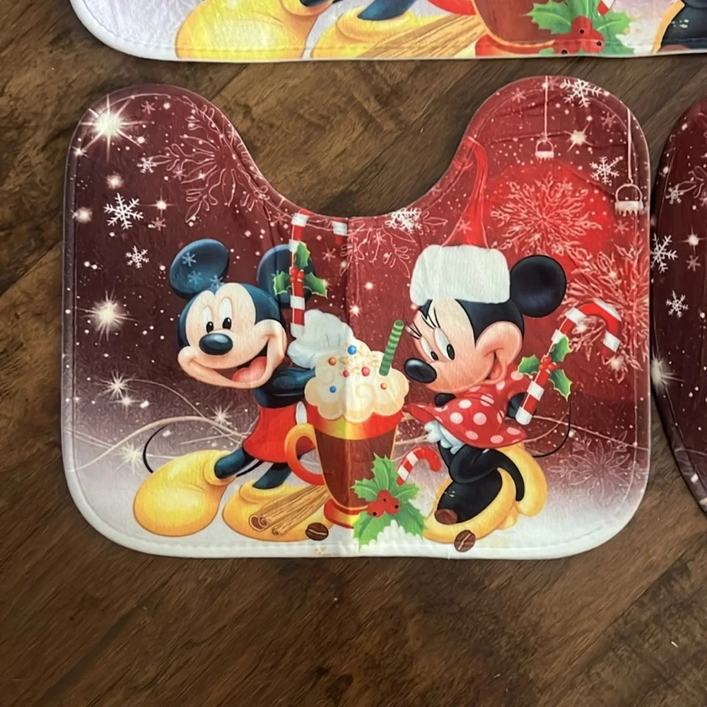 Disney enthusiast absorbent