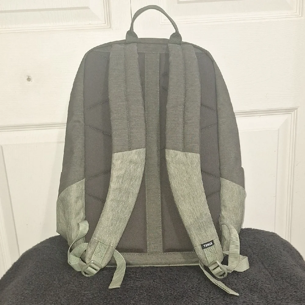 Thule padded pocket green