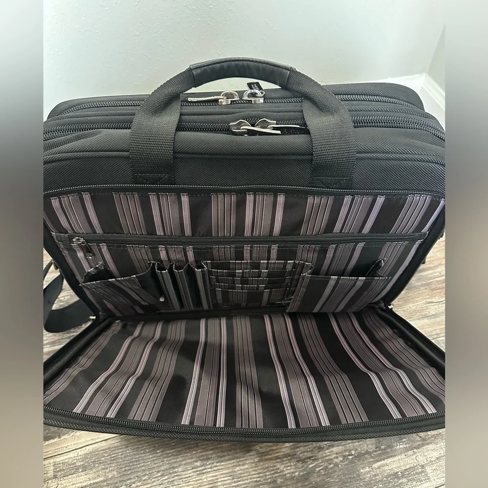 Kenneth Cole Reaction Black Laptop Bag with Shoulder Strap