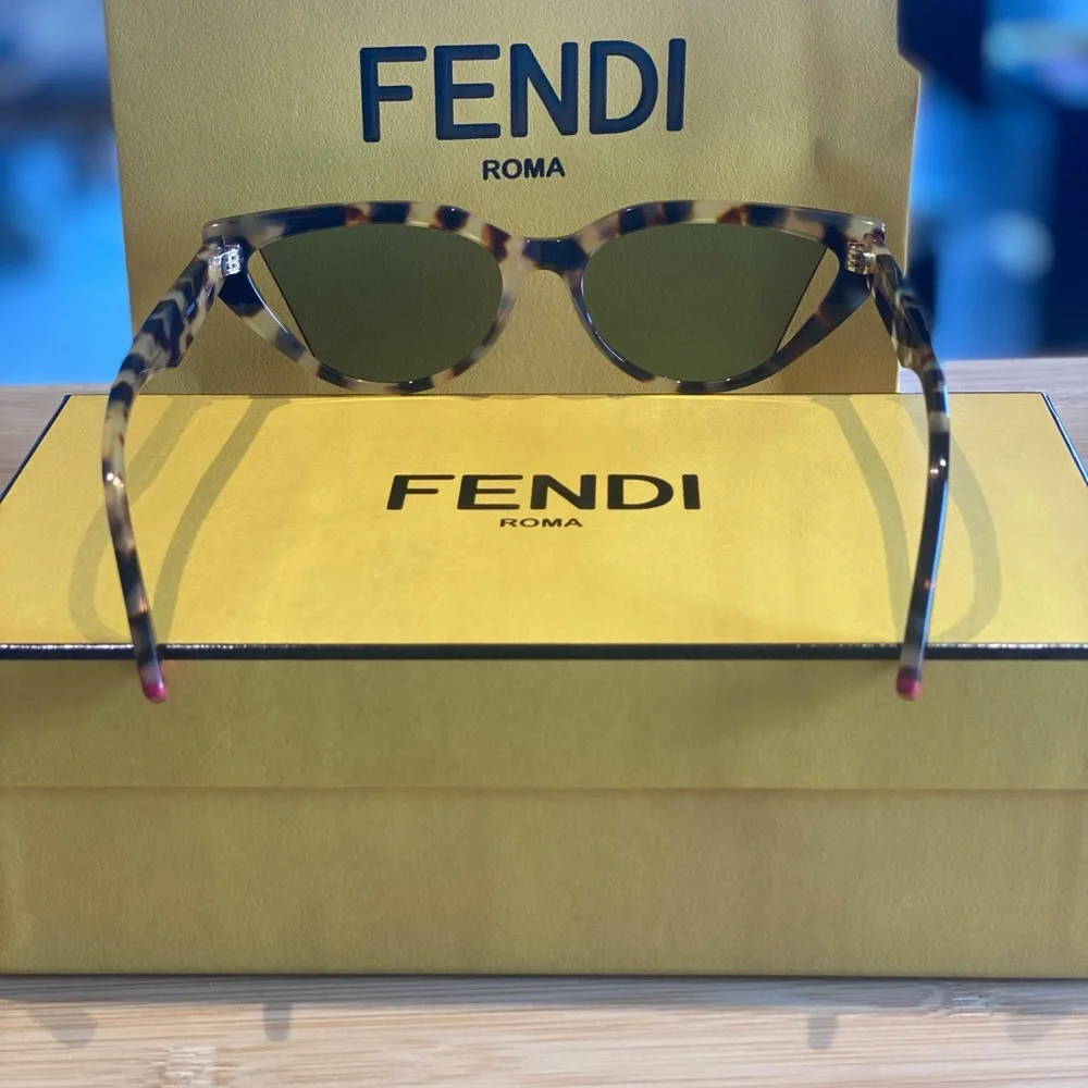 Fendi‎ Cat Eye Sunglasses