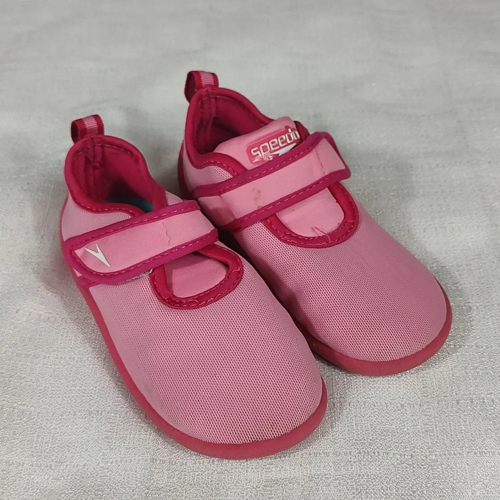 Pink Speedo Water Lake Shoes Slip on With Velcro tops Mesh Tops Kids Size Large