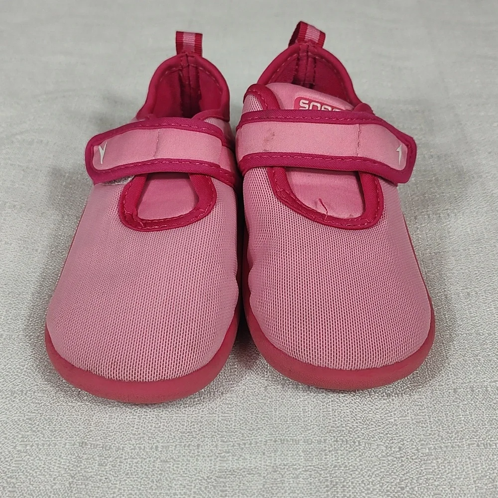 Speedo pink water