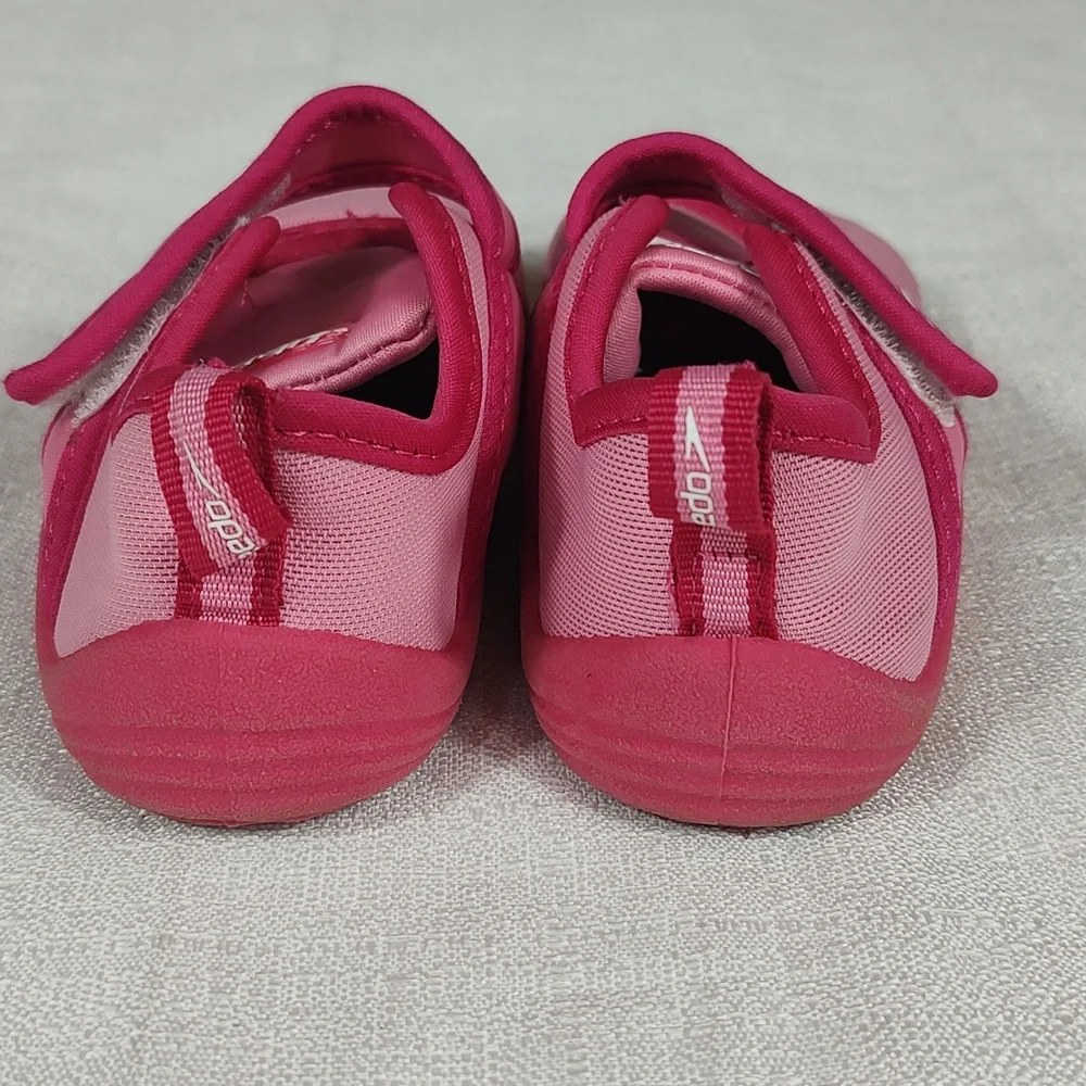 Speedo pink water