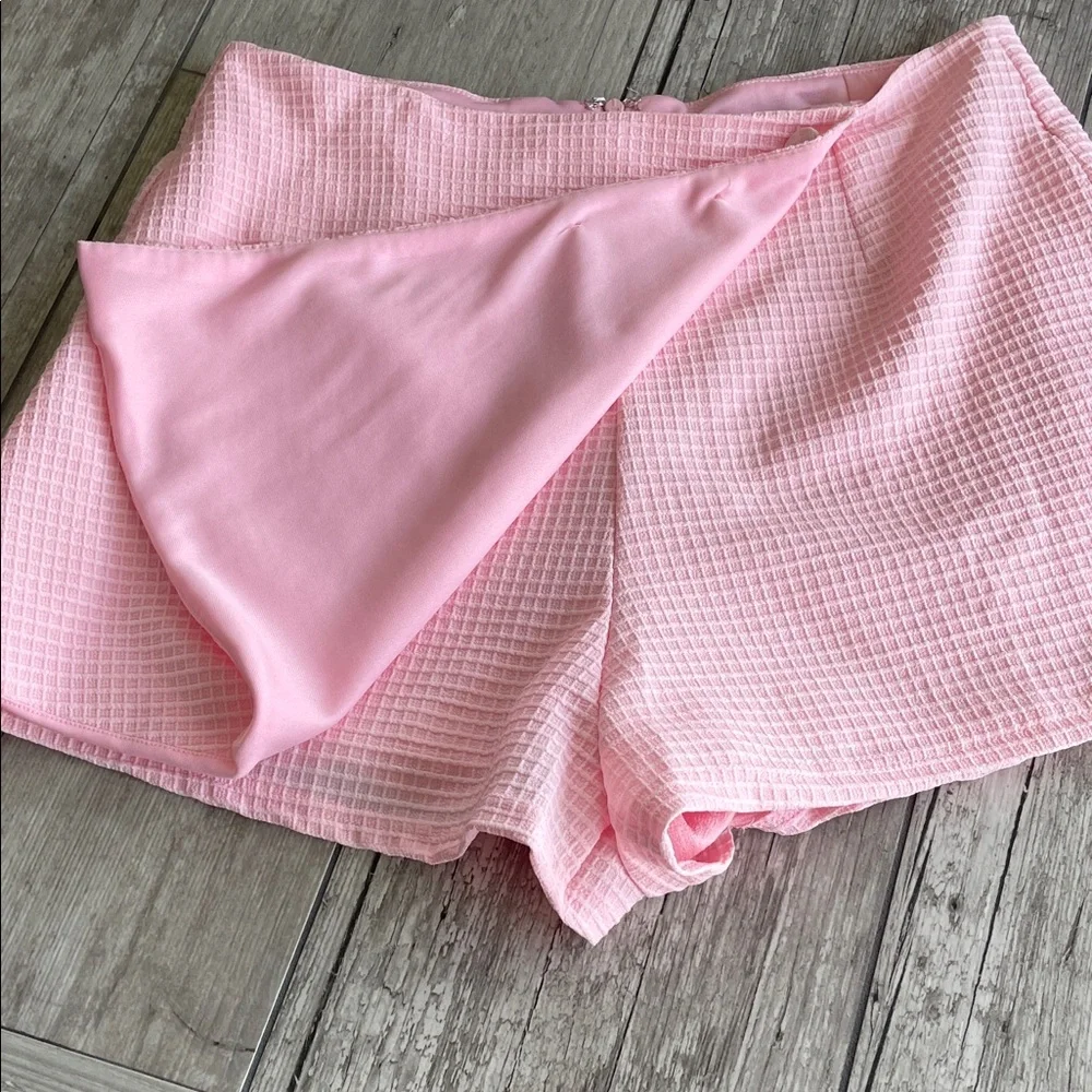 She + Sky Pink Textured Skort with Button Accents