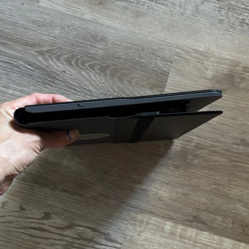 Logitech sleek black